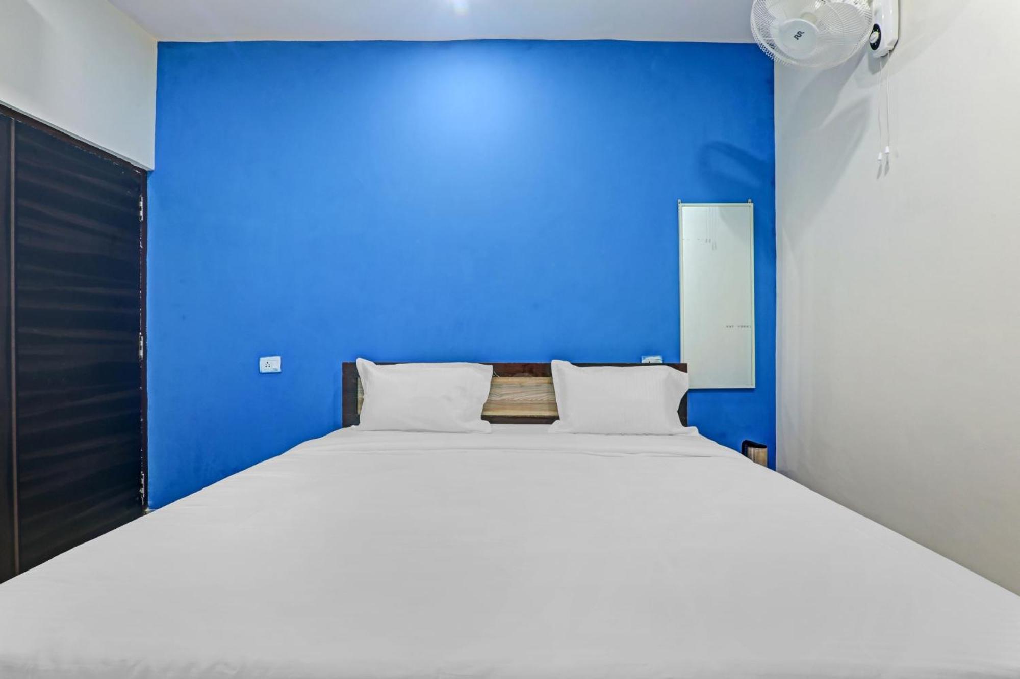 Hotel O Rudra Palace Near Phoenix United Лакнау Екстериор снимка