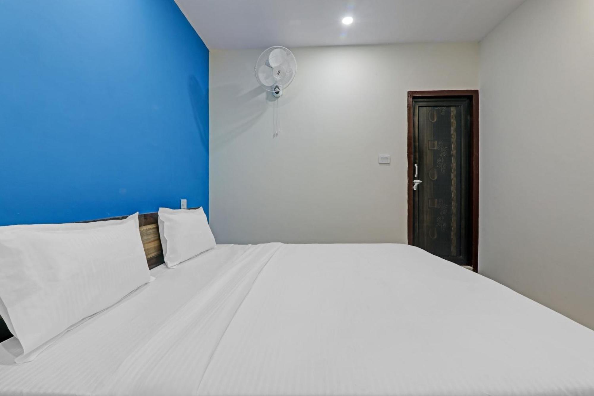 Hotel O Rudra Palace Near Phoenix United Лакнау Екстериор снимка