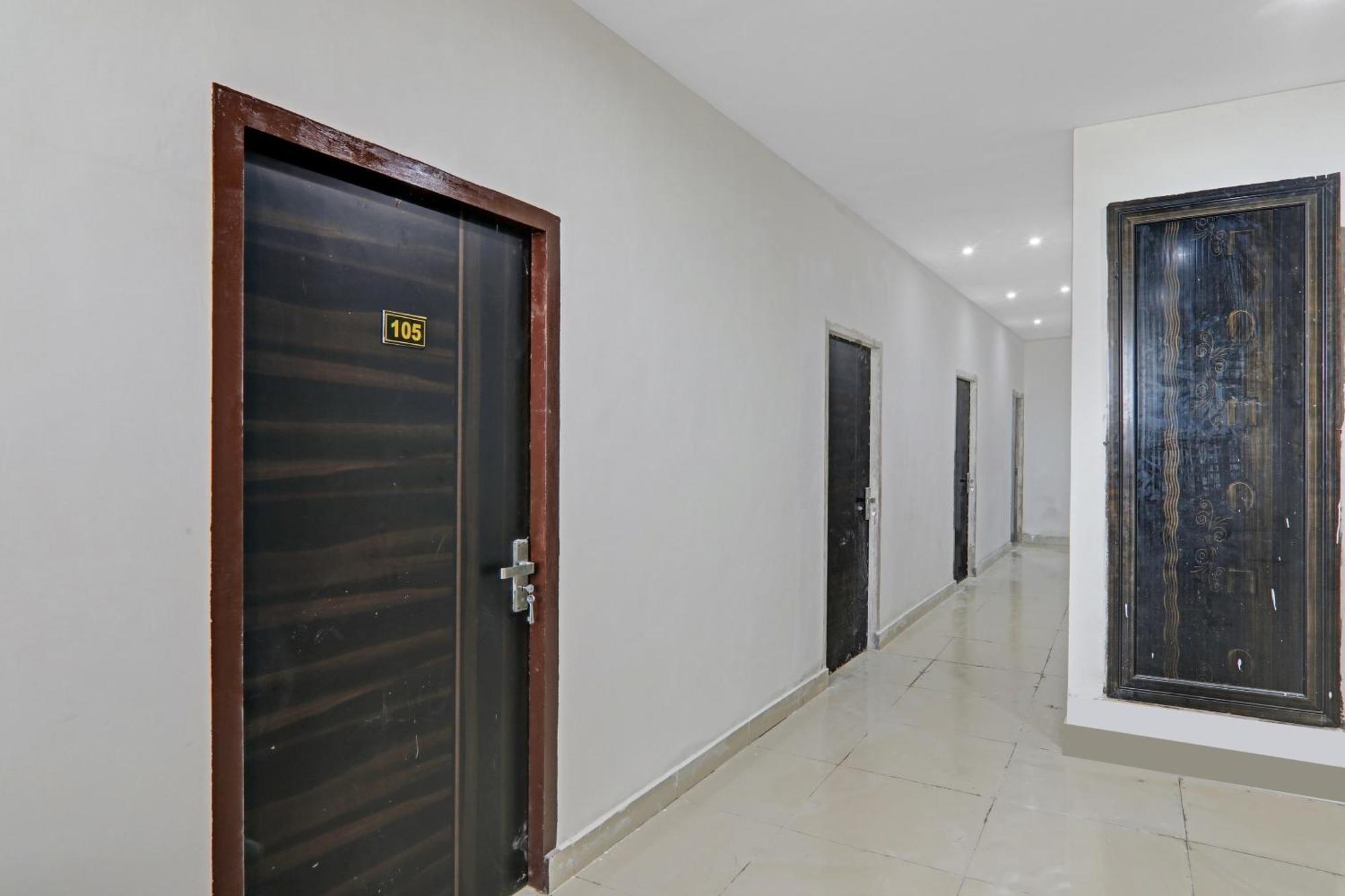 Hotel O Rudra Palace Near Phoenix United Лакнау Екстериор снимка